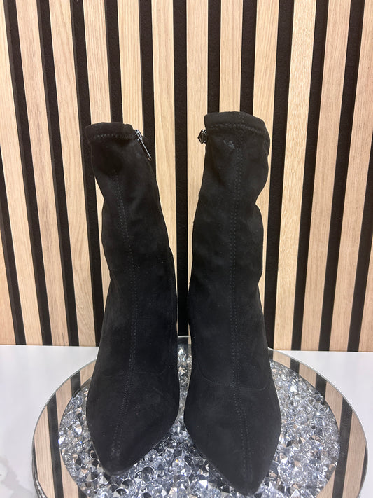 Anne Michelle Ankle Boots